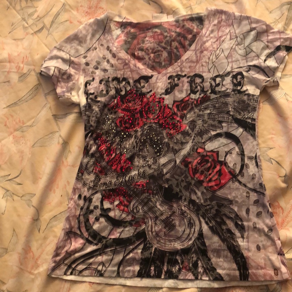 red rose vintage shirt!❤️🖤
